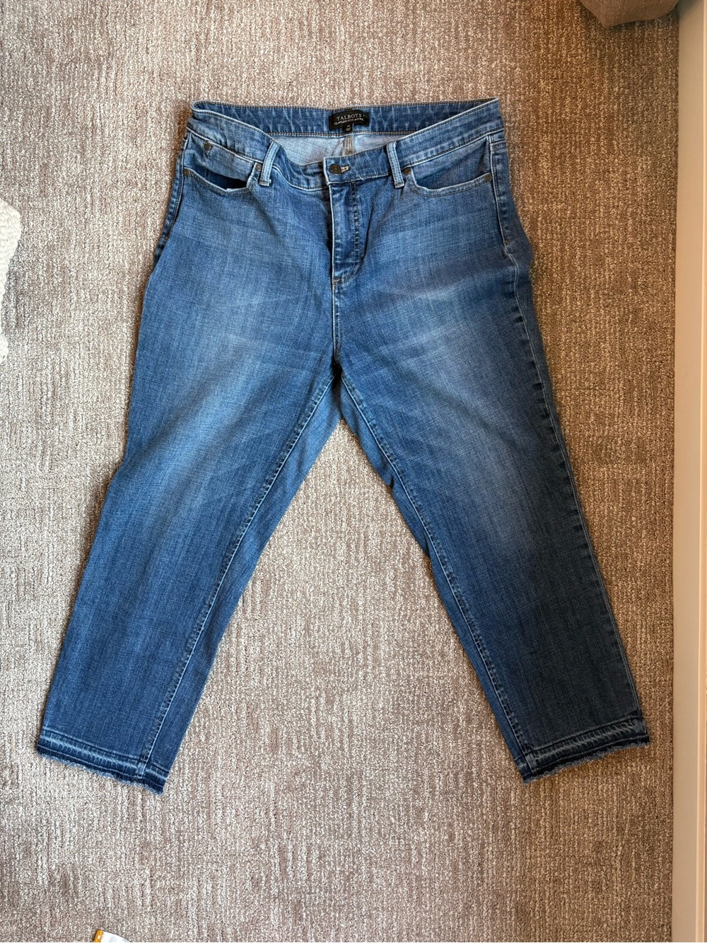 Talbots 5 Pocket Ankle Length Jeans with Detail at Cuff Size 14